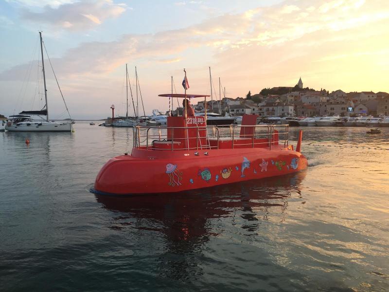 semisubmarine0001